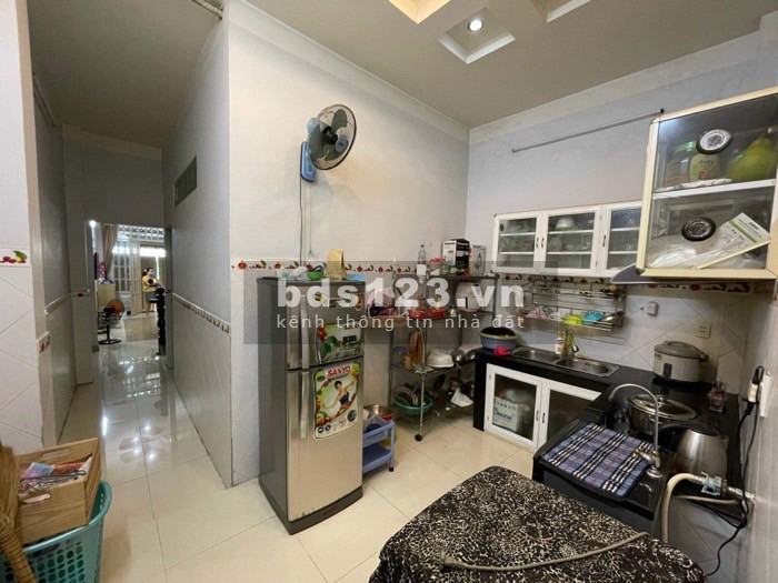 Bình Tân - Nhà đpẹ 1 trệt 1 lầu - Hẻm xe hơi đậu trước cửa - 64M2 - Chỉ hơn 4 tỷ