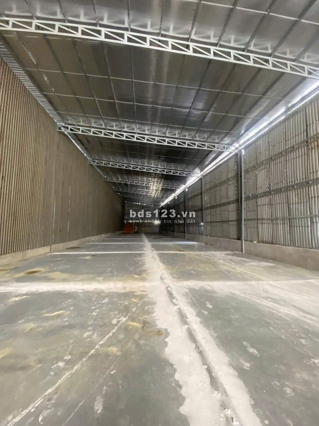 Cho thuê kho xưởng 1000m2 gần QL13, Hiệp Bình Phước, Quận Thủ Đức