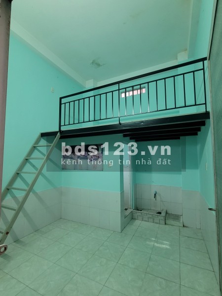 Phòng trọ 20m2 có gác đường 58 Q9 cách CĐ Kinh tế Đối ngoại 500M