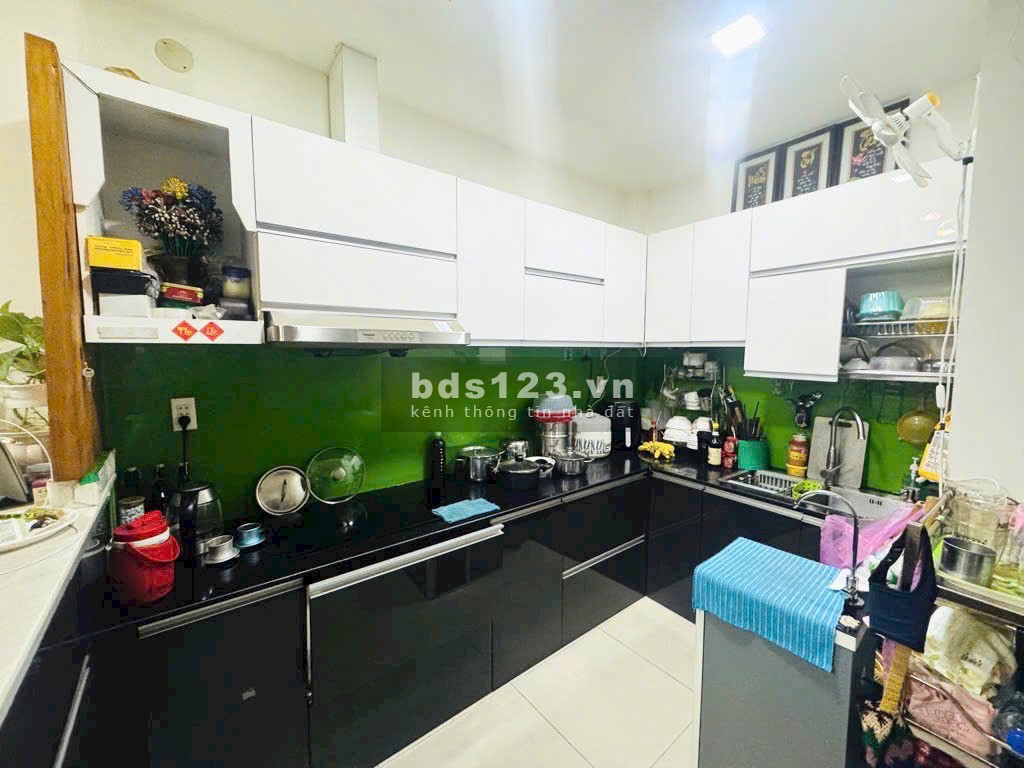 Nhà đẹp - Giá tốt - Hẻm ô tô thông - Tặng luôn nội thất - Lũy Bán Bích, Tân Phú giao Hòa Bình