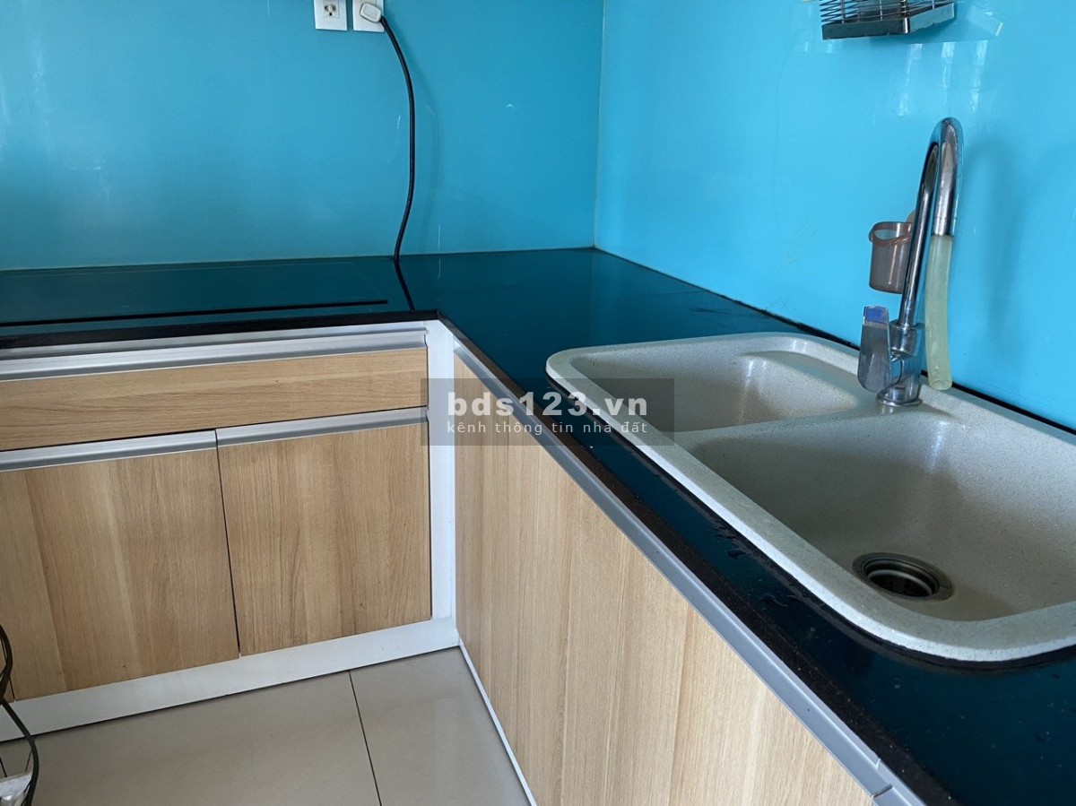 Chung cư 590, CMT8, P11, Quận 3:81m2, 2p ngủ, 2wc, NTCB, 14tr/th