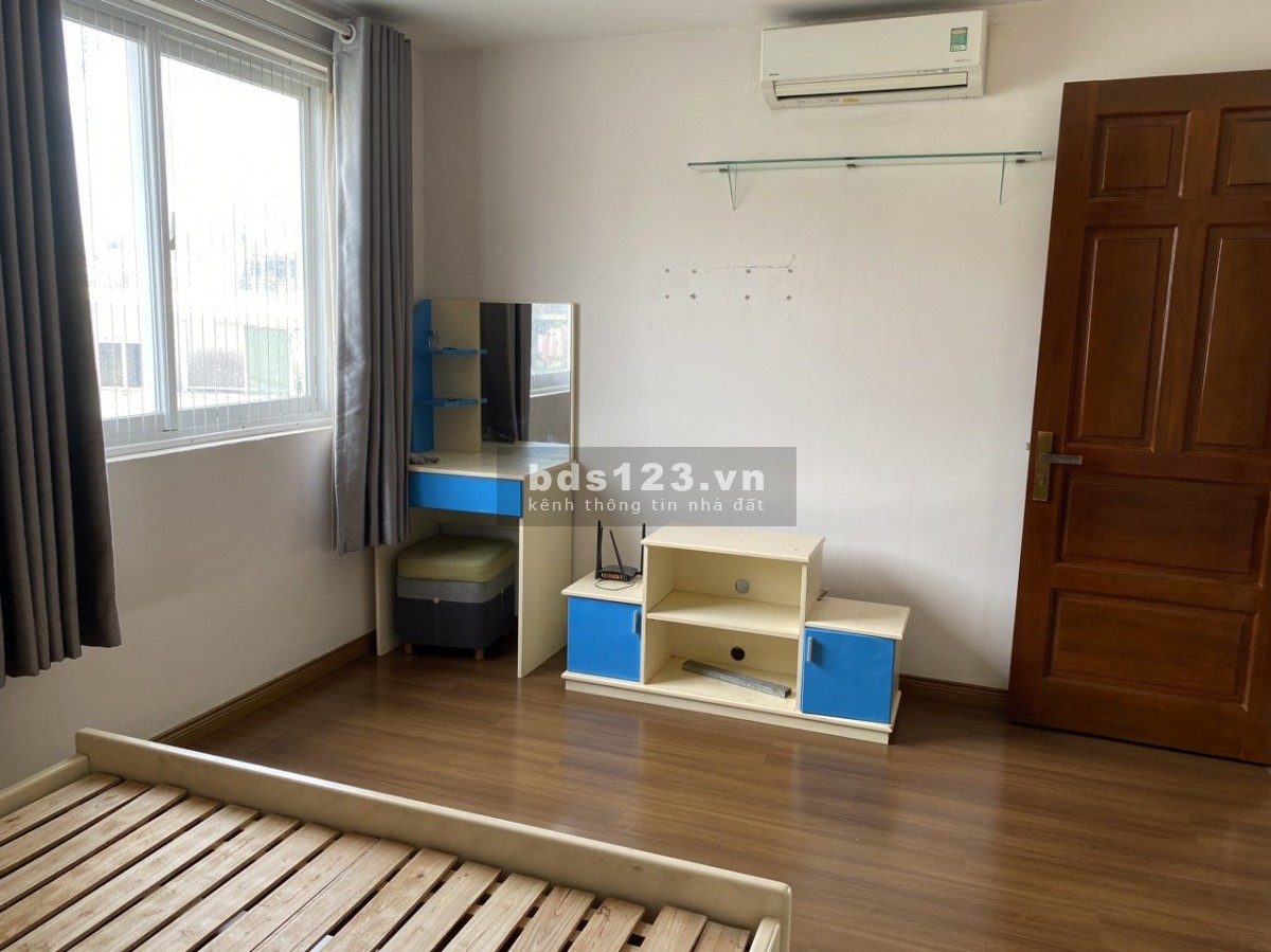 Chung cư 590, CMT8, P11, Quận 3:81m2, 2p ngủ, 2wc, NTCB, 14tr/th