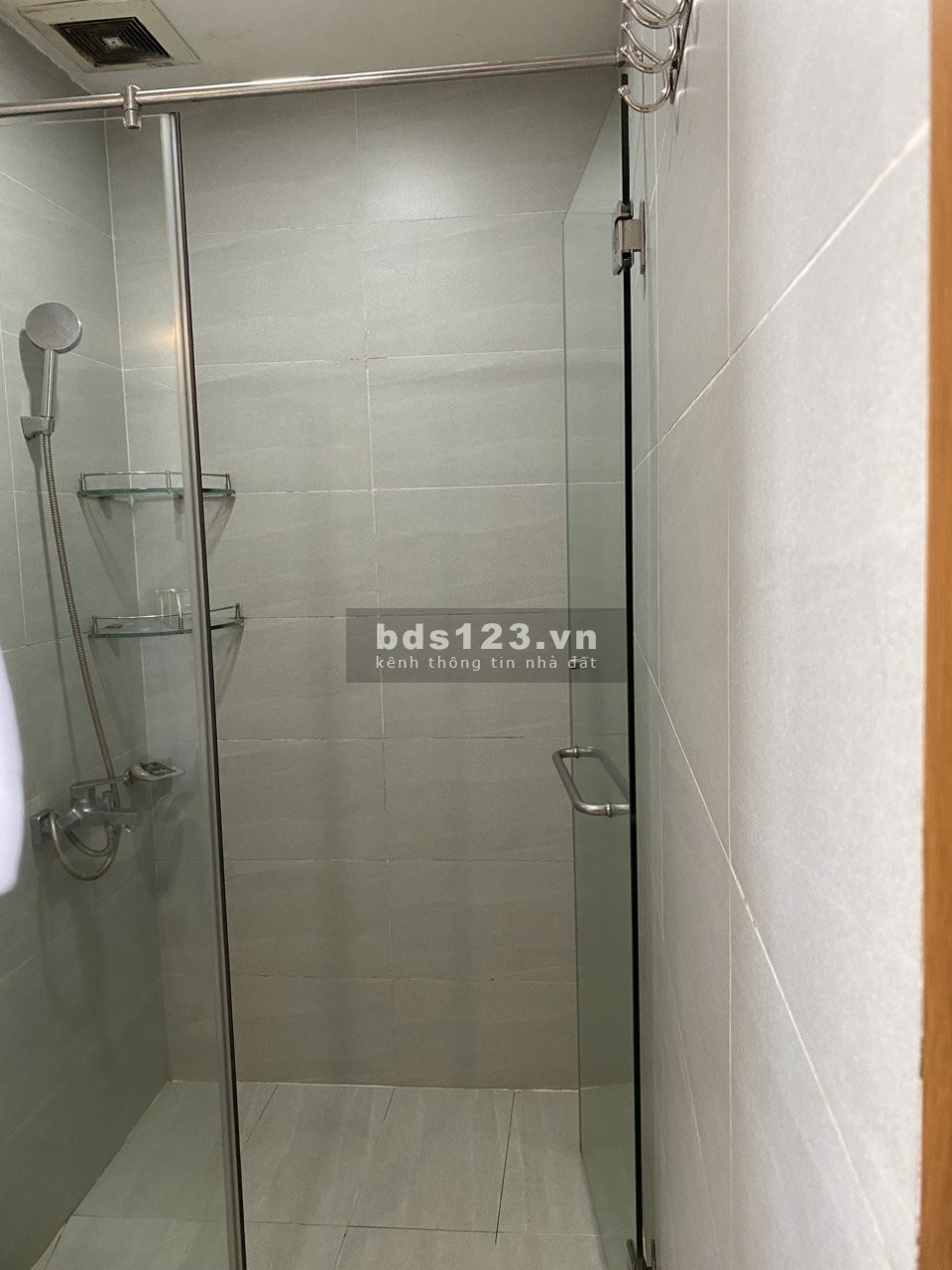 Chung cư 590, CMT8, P11, Quận 3:81m2, 2p ngủ, 2wc, NTCB, 14tr/th
