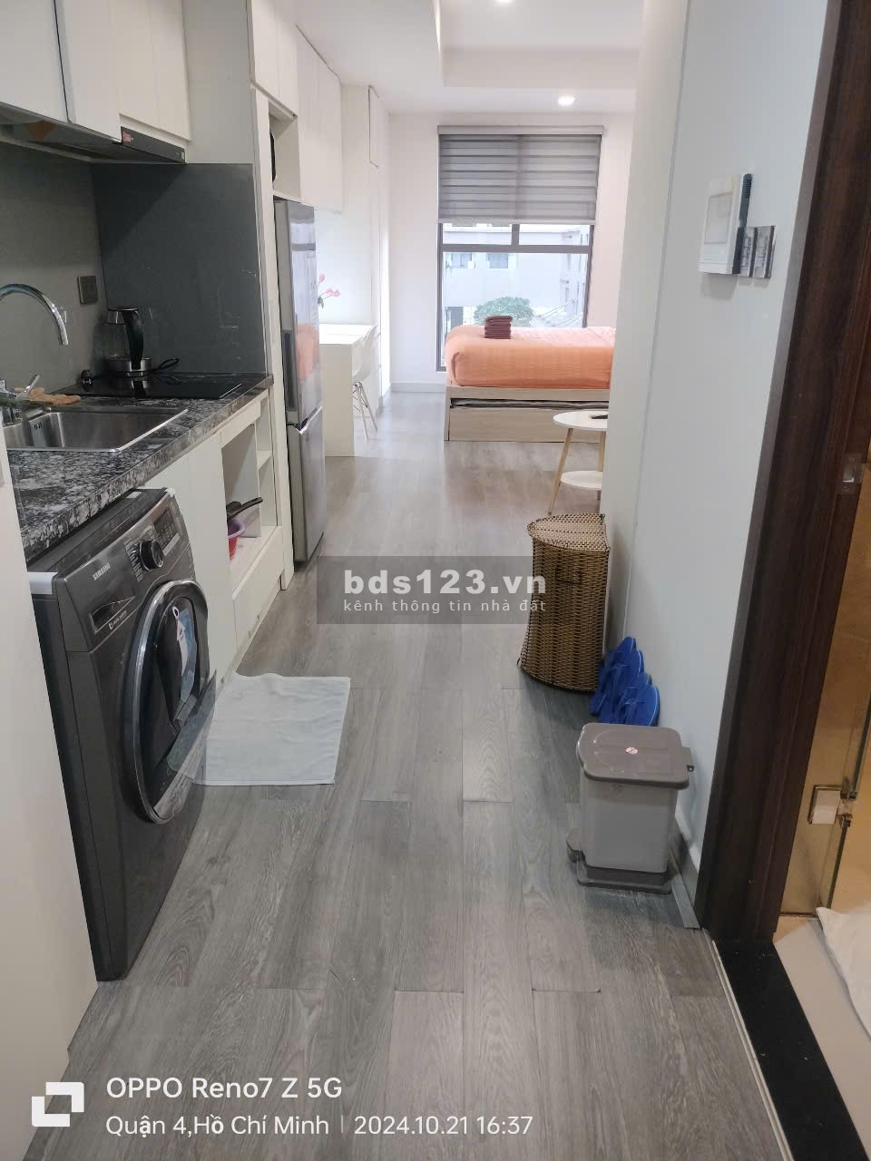 Chính chủ cho thuê căn hộ studio full nội thất tại tòa Saigon Royal, Quận 4, TP.HCM