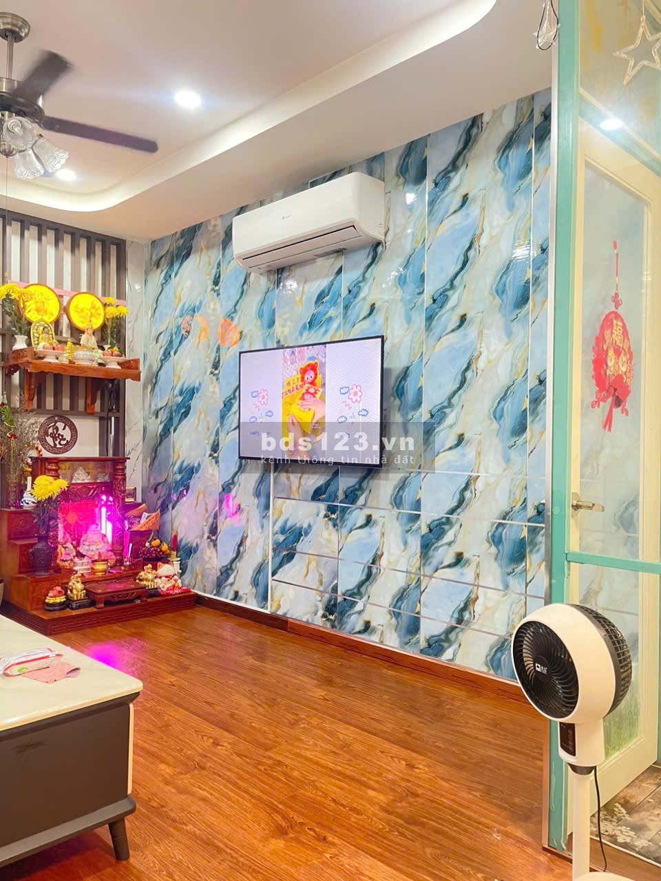 Nhà mặt tiền đường Hồng Bàng Q6