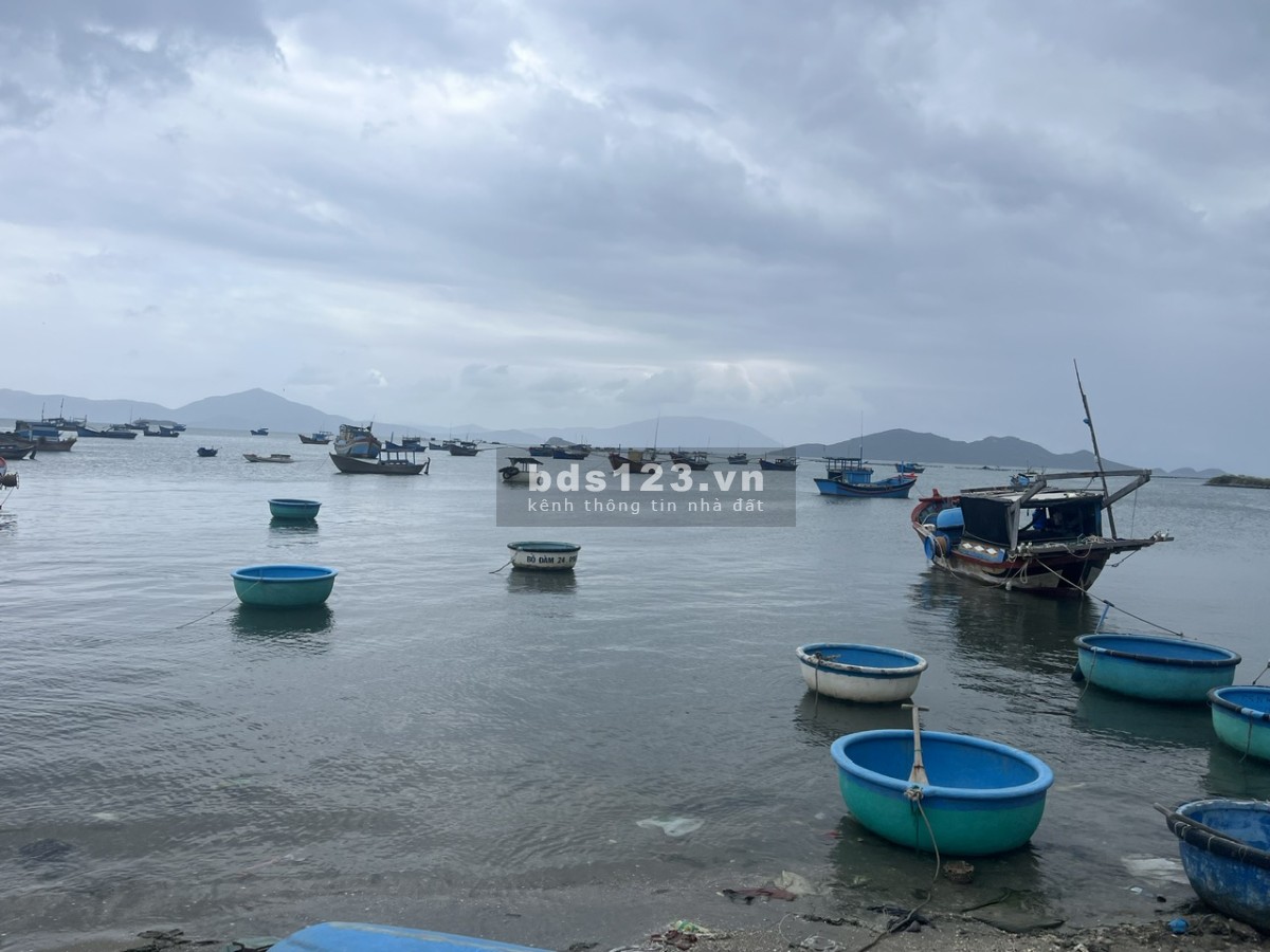 Bán đất kèm nhà lô góc - View biển Vịnh Vân Phong - Trung tâm Tu Bông, Vạn Ninh, Khánh Hòa