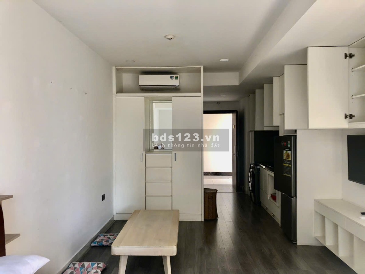 Chính chủ cho thuê căn hộ studio full nội thất tại tòa Saigon Royal, Quận 4, TP.HCM