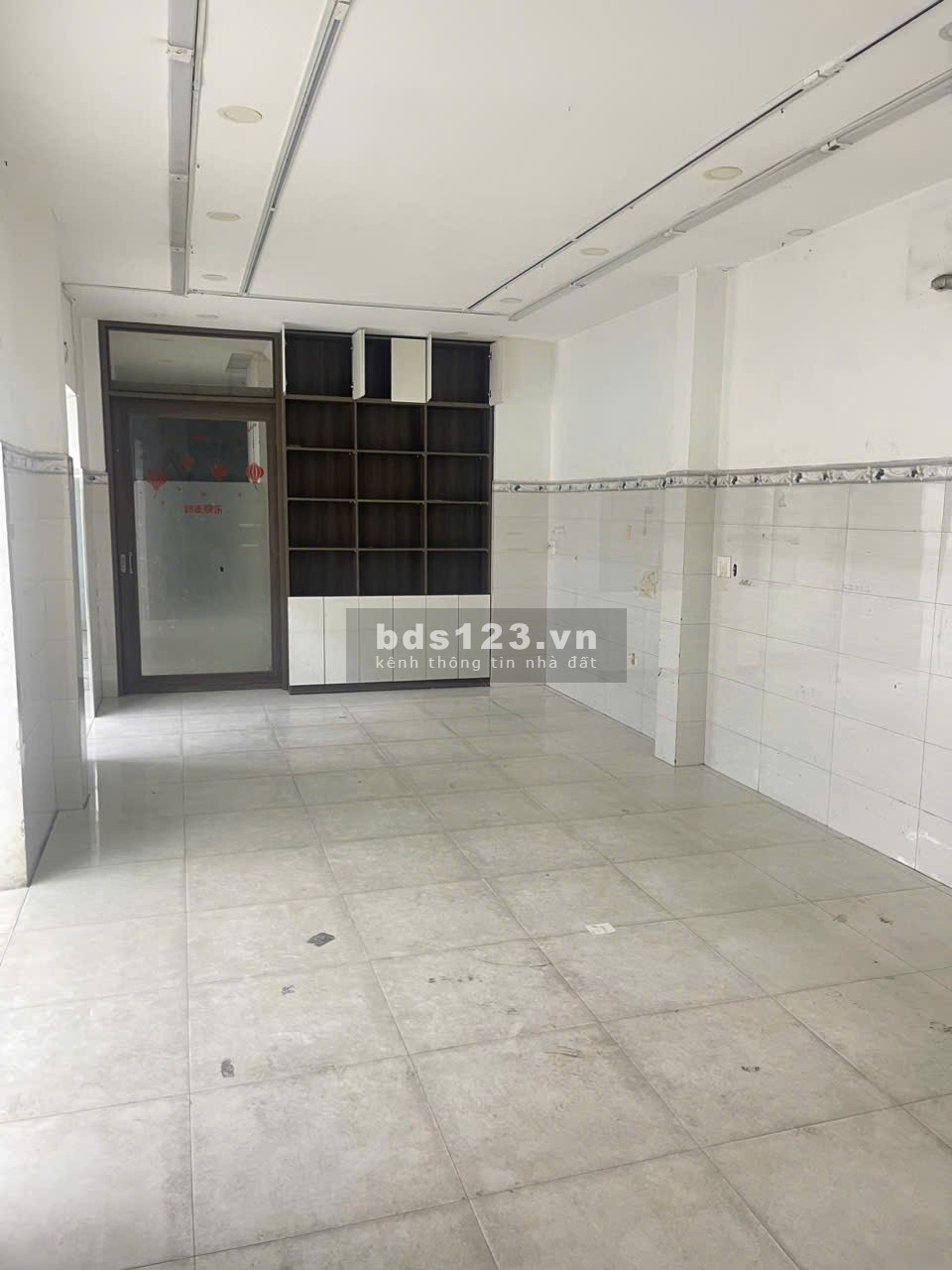 Nhà mặt tiền đường Hồng Bàng Q6