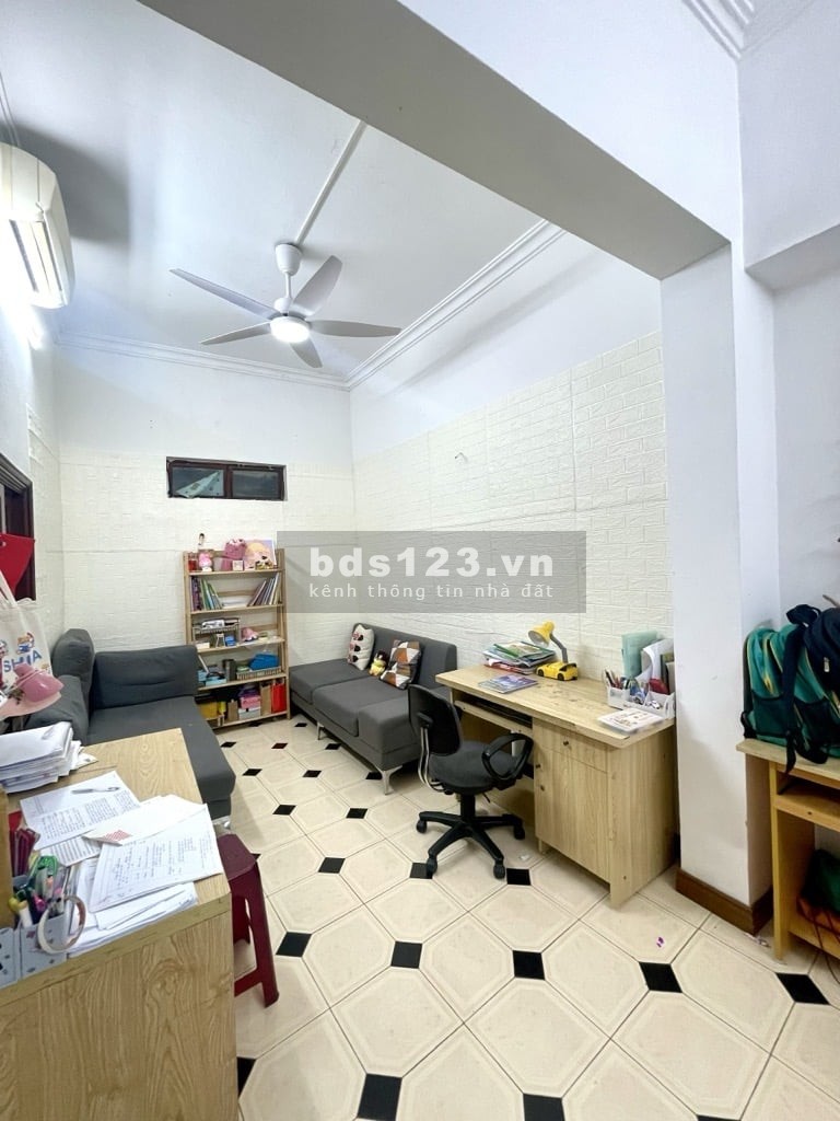 Chỉ 17.5 tỷ có nhà 85m² x 4 tầng, kinh doanh, ô tô, sổ đỏ chính chủ, thoáng trước sau