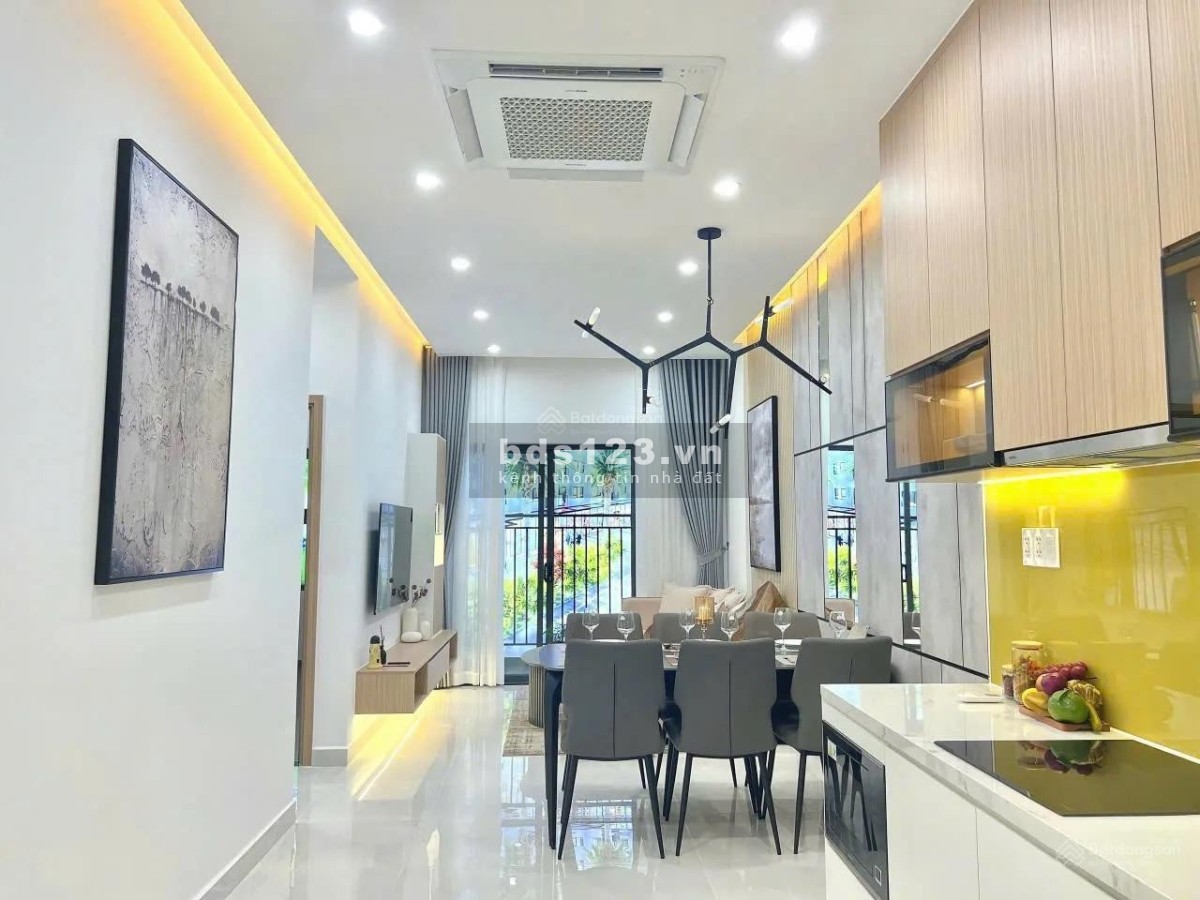 Căn hộ 2PN - 1tỷ3 mặt tiền QL1A - gần chợ B.Chánh. Nút giao Bến Lức - Long Thành, full tiện ích