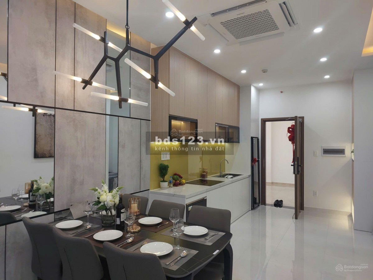 Căn hộ 2PN - 1tỷ3 mặt tiền QL1A - gần chợ B.Chánh. Nút giao Bến Lức - Long Thành, full tiện ích