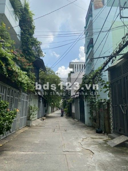 Chỉ 8,8 tỷ! Nhà cũ tiện xây mới HXH Lê Quang Định 4x22m sổ A4 - Cách MT 80m. Ra PVD 3 phút