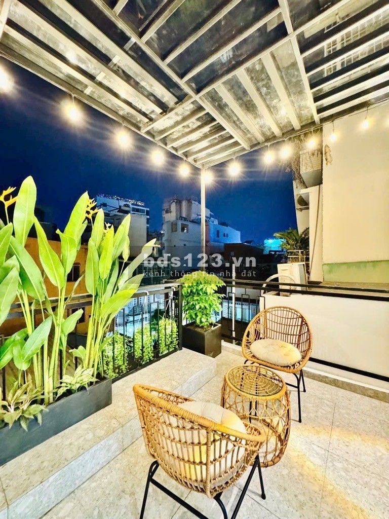 Bán nhà đẹp – Sát Quận 1, hẻm ba gác thông thoáng