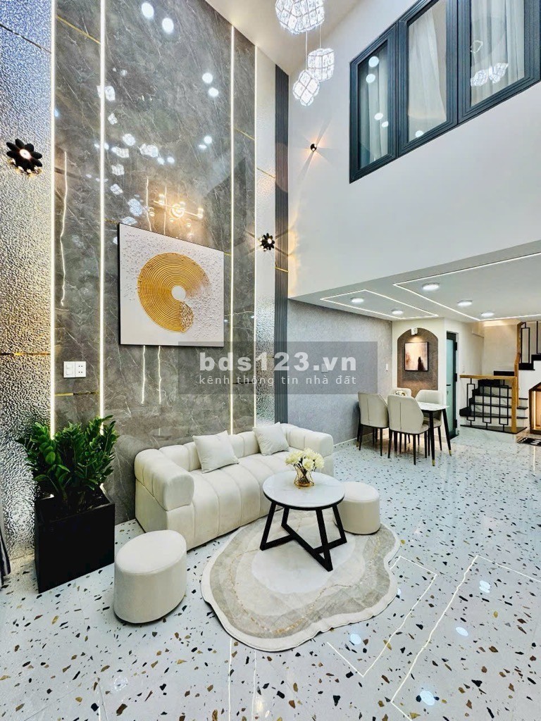 Bán nhà đẹp – Sát Quận 1, hẻm ba gác thông thoáng