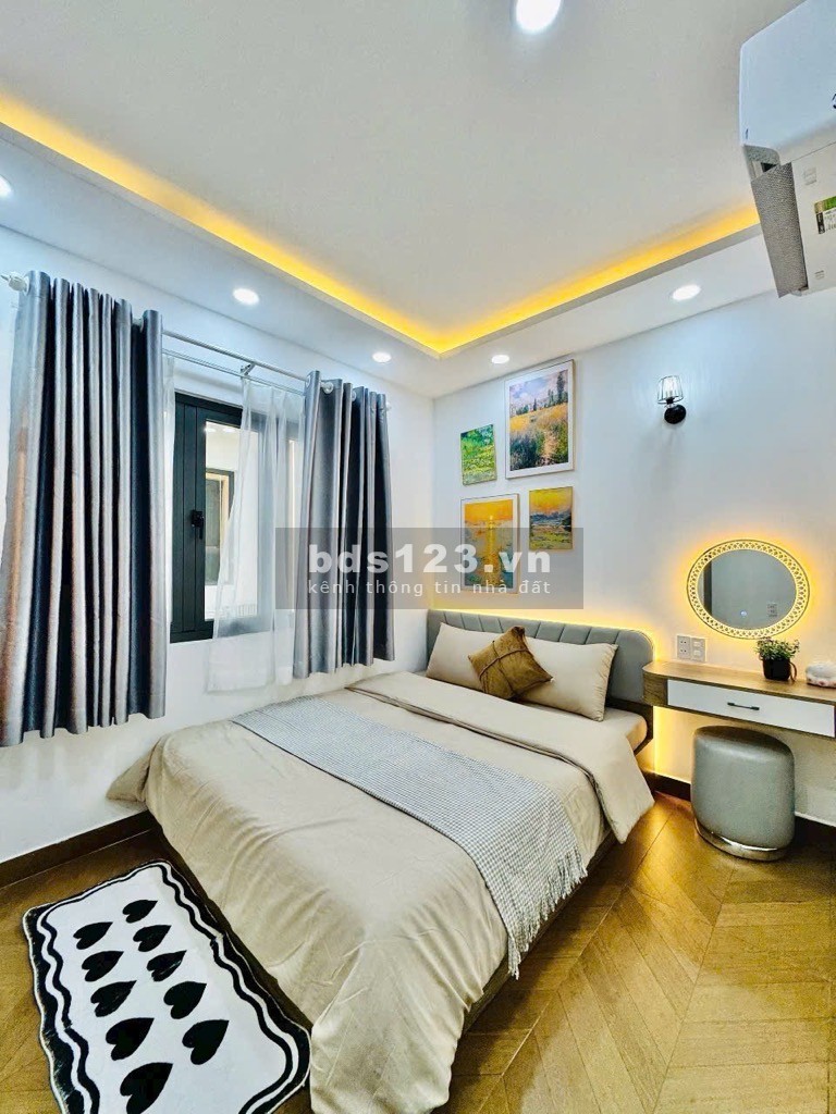 Bán nhà đẹp – Sát Quận 1, hẻm ba gác thông thoáng