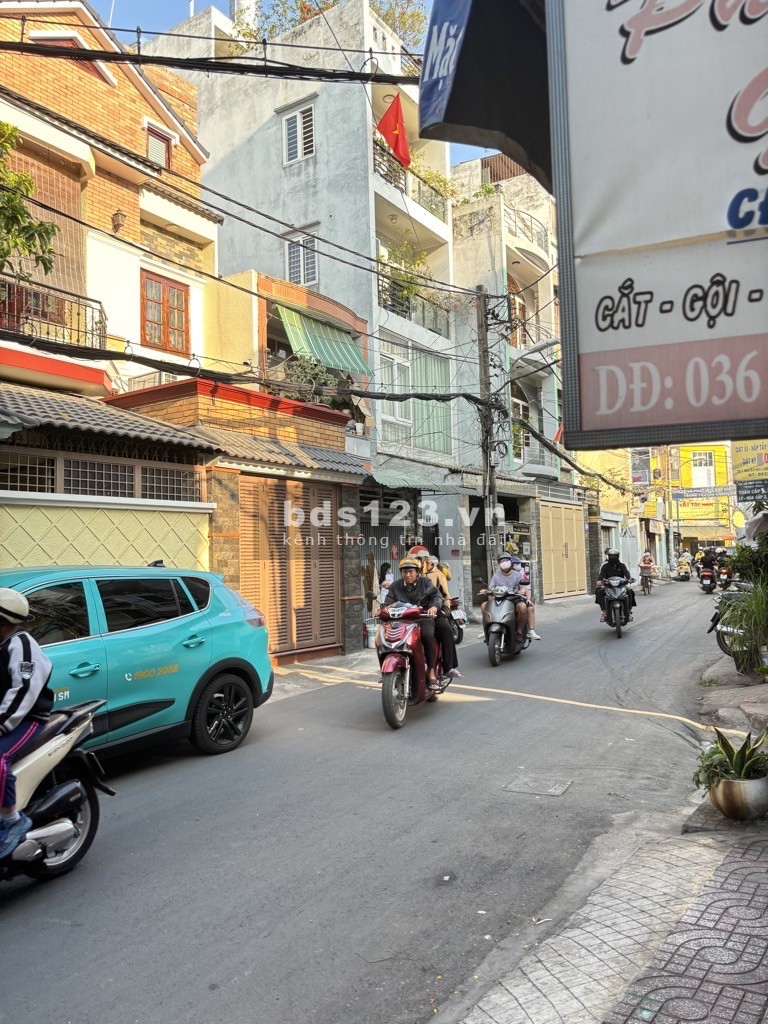 Bán nhà mặt tiền hẻm, kinh doanh sầm uất – Bình Thạnh
