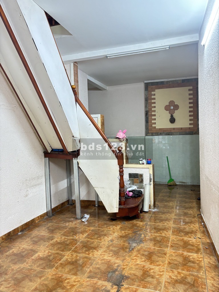 Bán nhà mặt tiền hẻm, kinh doanh sầm uất – Bình Thạnh