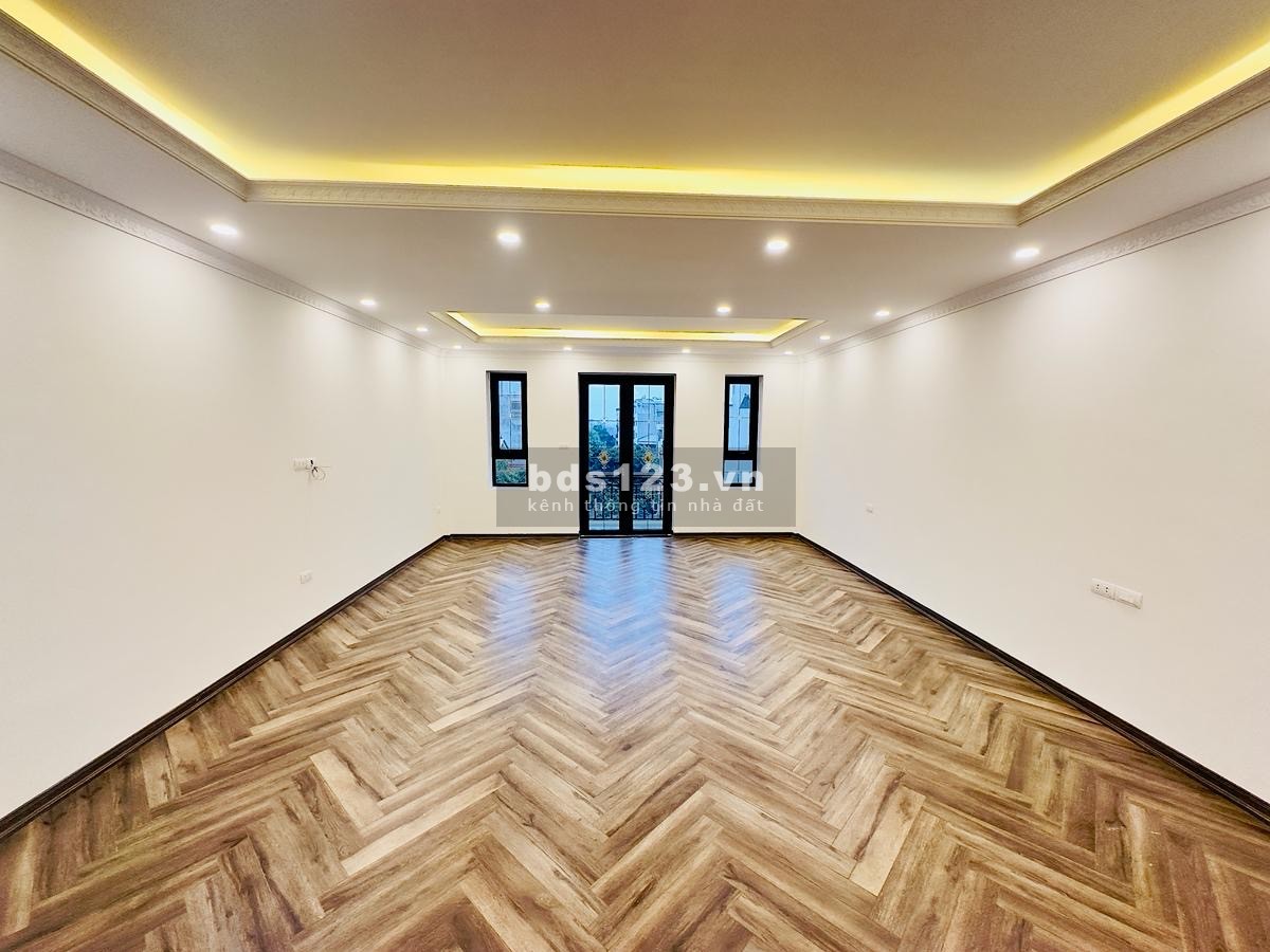 NMặt phố - Vỉa hè rộng - Thông số vàng – Kinh doanh đỉnh - Vị trí đẹp nhất Long Biên - Cạnh AEON