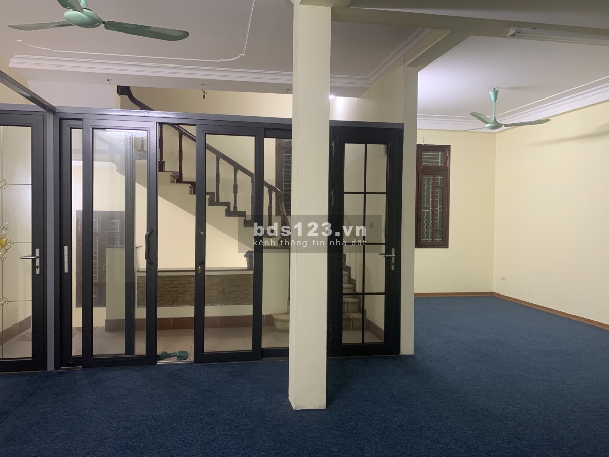 Chủ nhà cho thuê tầng 2 làm văn phòng