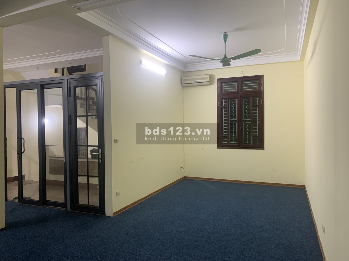 Chủ nhà cho thuê tầng 2 làm văn phòng