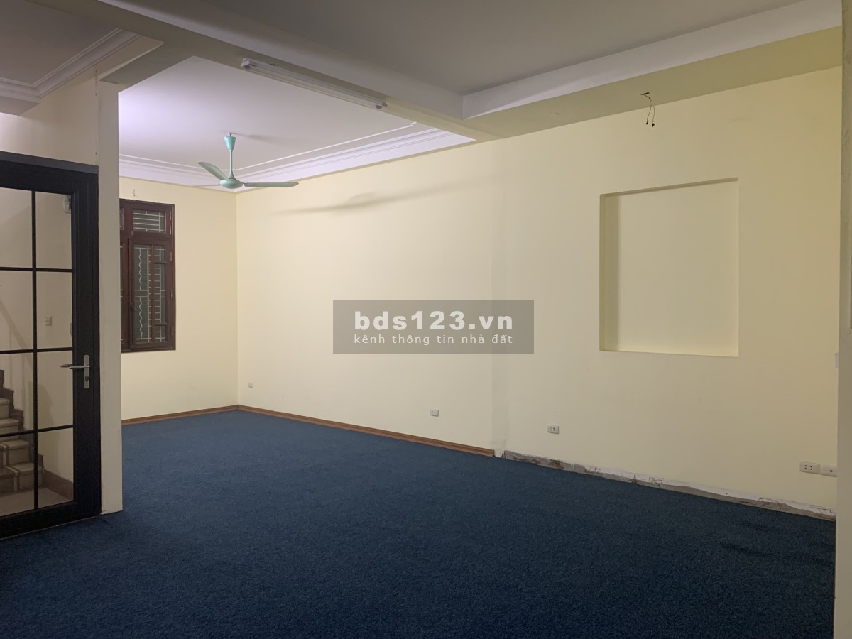 Chủ nhà cho thuê tầng 2 làm văn phòng