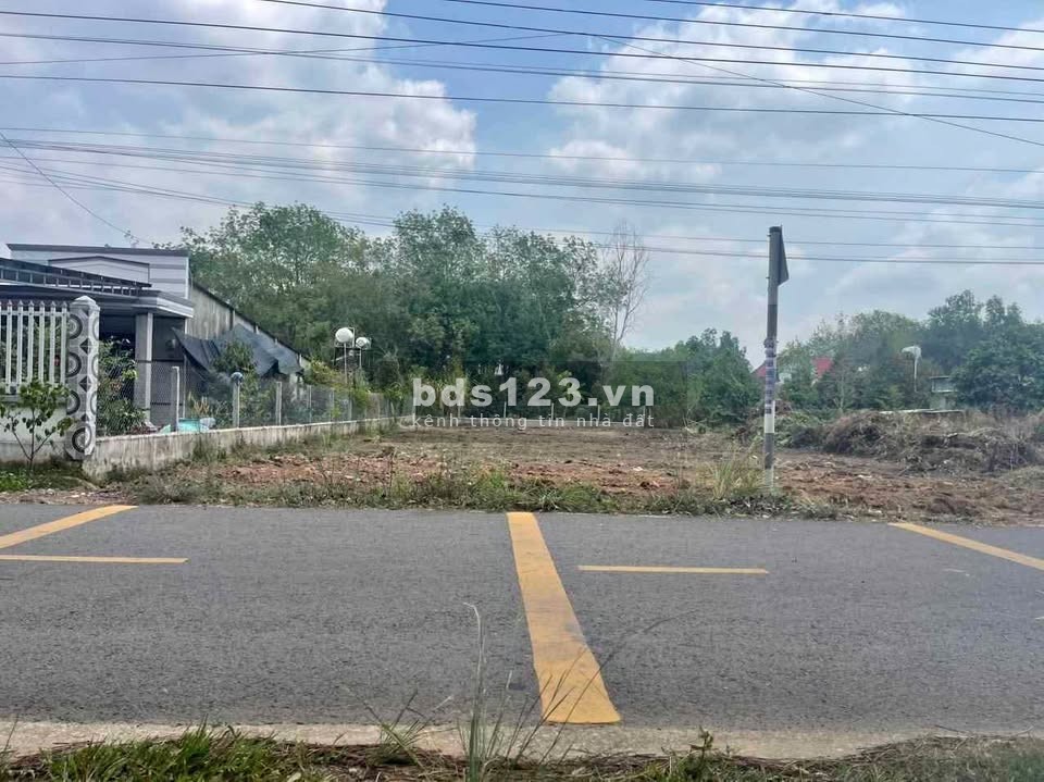 Bán 195 triệu, 2 mặt tiền view suối, nở hậu, 422m2, SHR thổ cư, sát KCN 30/4
