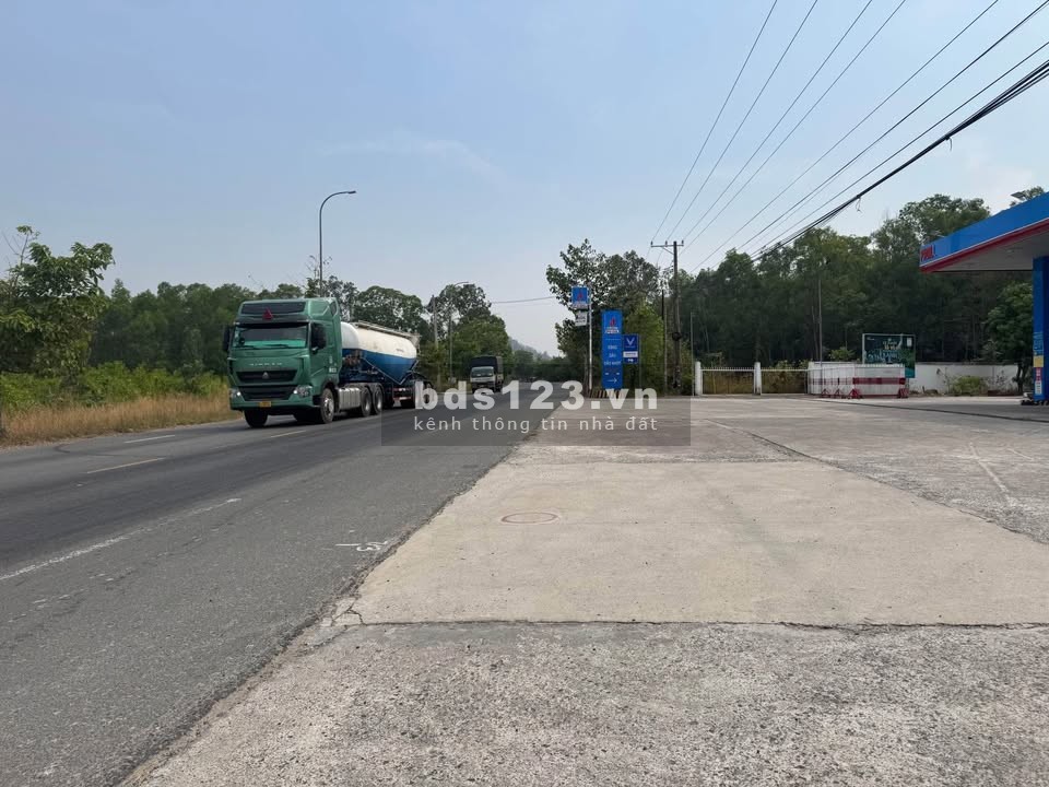 Bán 195 triệu, 2 mặt tiền view suối, nở hậu, 422m2, SHR thổ cư, sát KCN 30/4