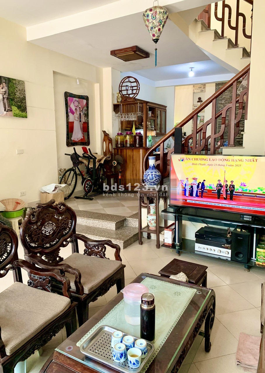 Bán nhà Đông Dư, Gia Lâm, đường trước nhà 2 ô tô tránh, 55M2, nhỉnh 4 tỷ