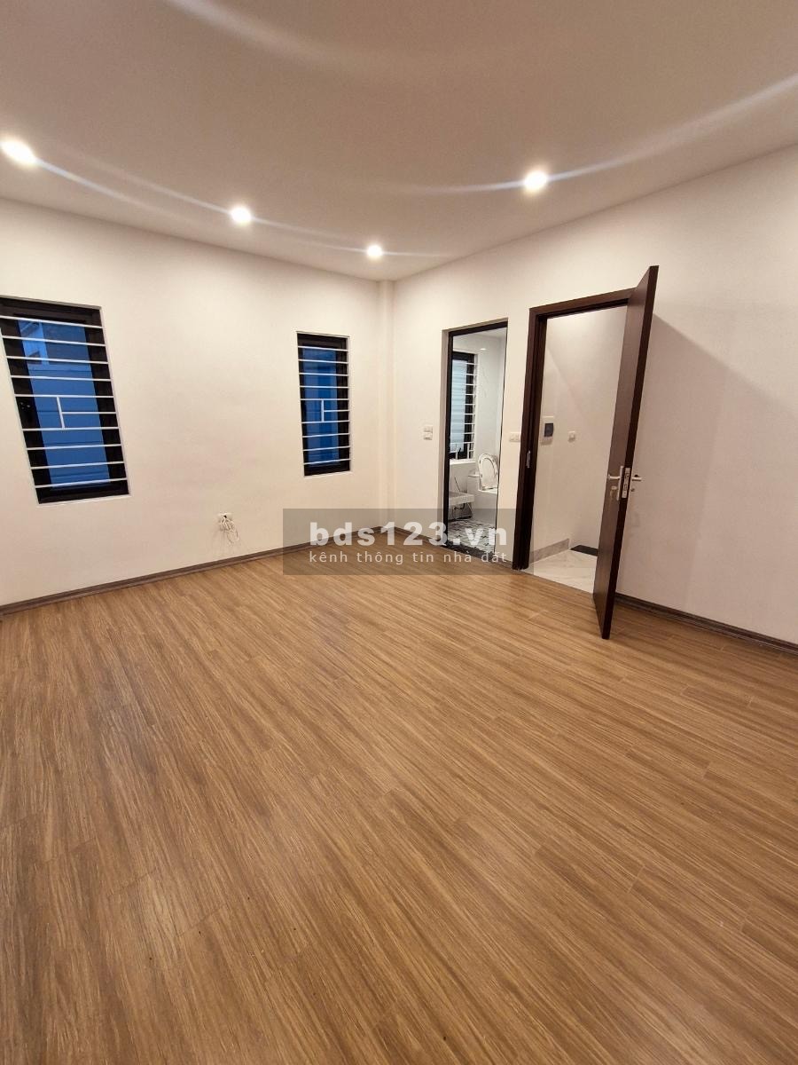 Chỉ với hơn 5 tỷ - Lô góc cực thoáng - Hàng xóm Vinhomes Reverside - Ô tô cách 50M