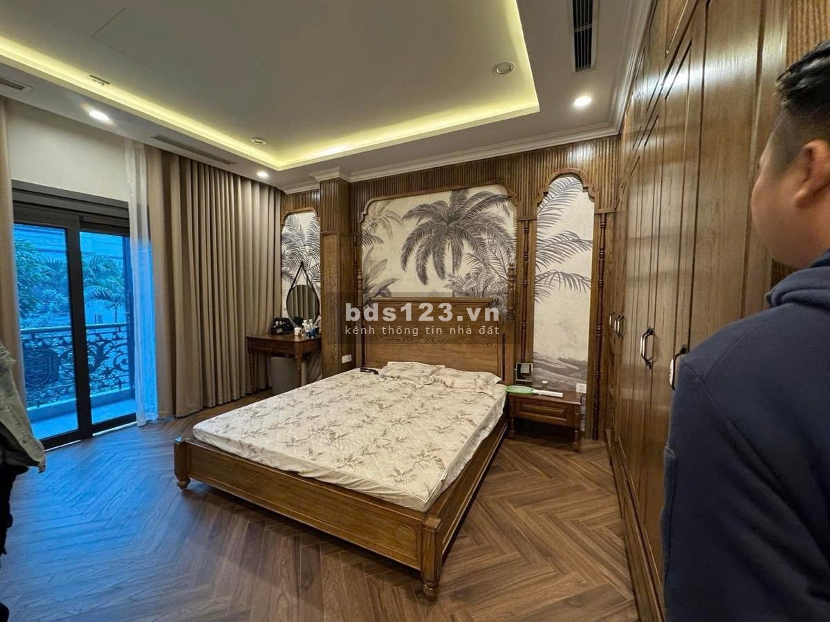Nhà Nguyễn Văn Cừ - Long Biên - Nhà đẹp - Ô tô 7 chỗ vào nhà - Full nội thất - Kinh doanh
