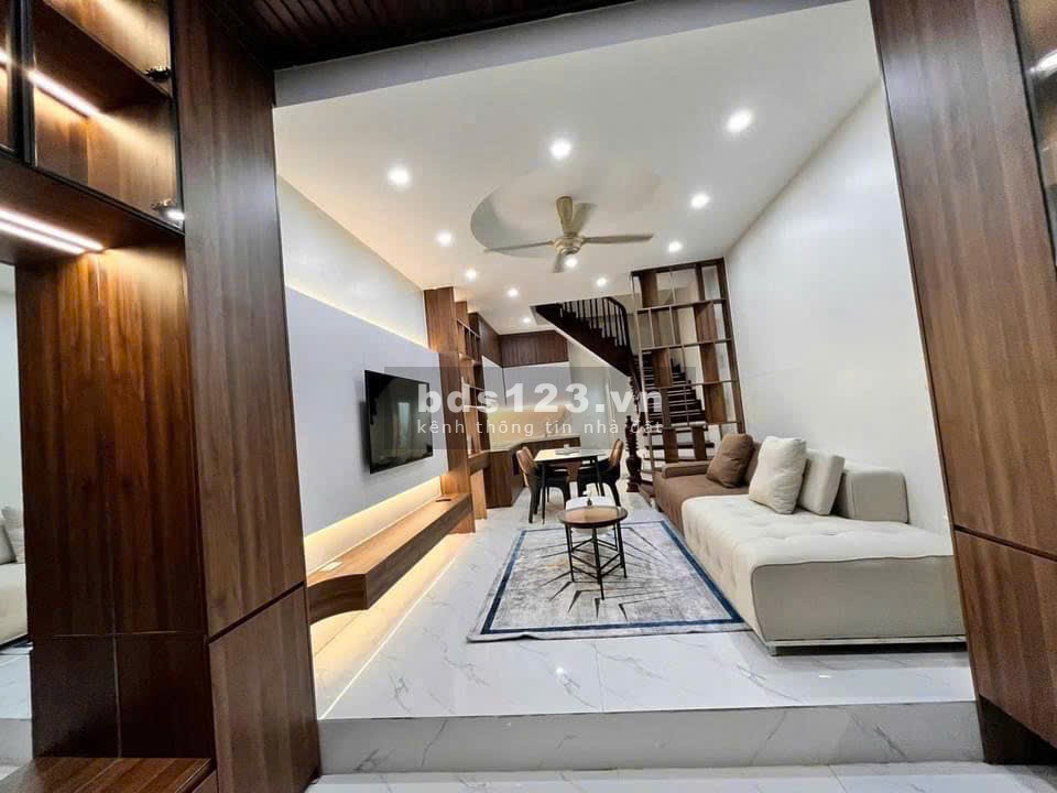 (Hiếm) Trung tâm Văn Quán - Trần Phú - Vài bước ra tàu điện - Nội thất xịn sò.