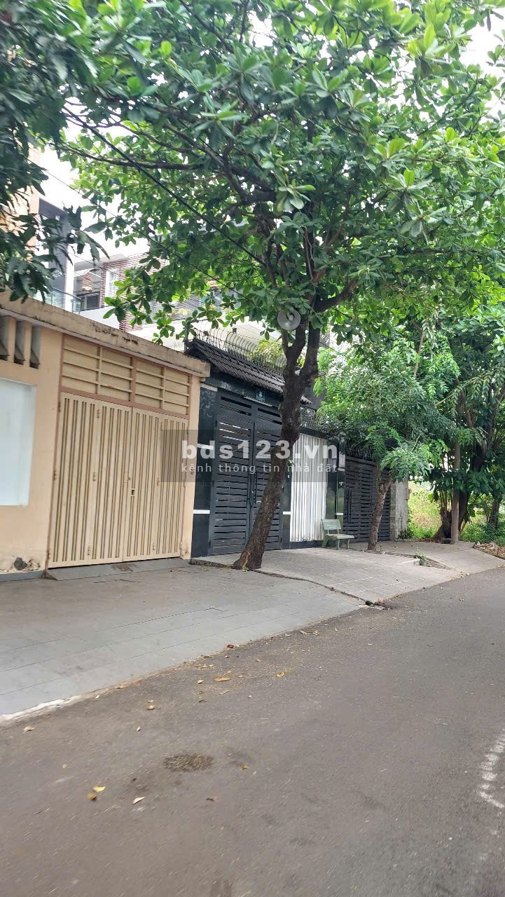  Nhà đẹp 3 tầng, giá tốt – Full thổ cư – Chỉ hơn 5 tỷ, Long Trường, Quận 9