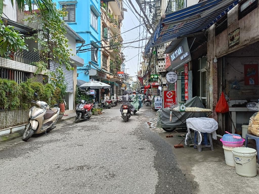 Bán nhà 3,7 tỷ, ngõ ô tô Định Công, 4 tầng 32m2