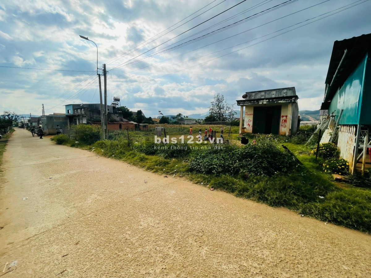 Đất Thôn 1 vuông vắn 1500m2 trung tâm Xã Tà Nung, vị trí ngay UBND xã Tà Nung !