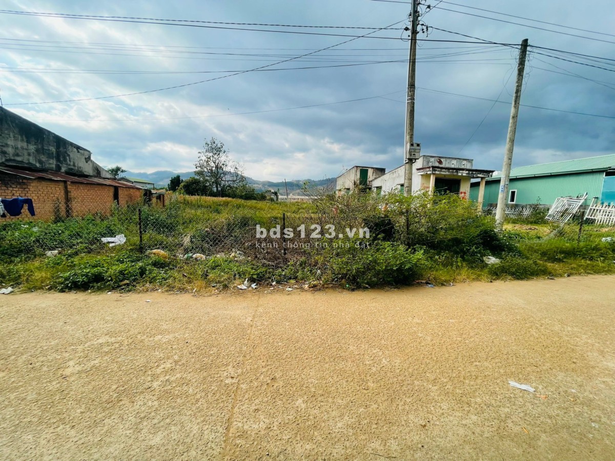 Đất Thôn 1 vuông vắn 1500m2 trung tâm Xã Tà Nung, vị trí ngay UBND xã Tà Nung !