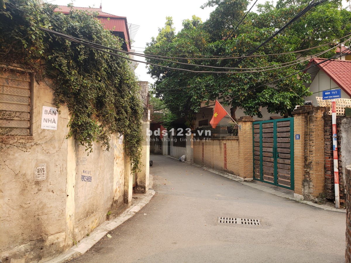 Bán nhà tại 24 Ngõ 114/2 Tân Phong, DT 62m2, Ngõ thông vòng quanh ô tô vào nhà, gần đường lớn