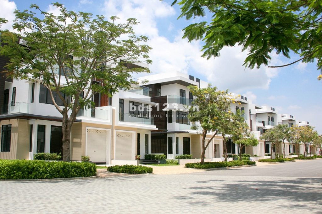 Bán gấp Villa Lucasta – Khang Điền 230m2 30,5 tỷ thỏa thuận 0918030292
