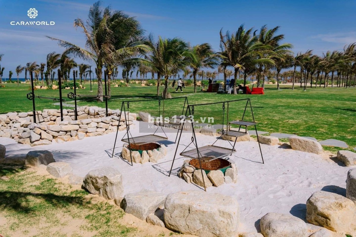 Cần bán 01 căn nhà phố 6D-01.41 căn xẻ khe view trực diện công viên khu Parasol Sunpark