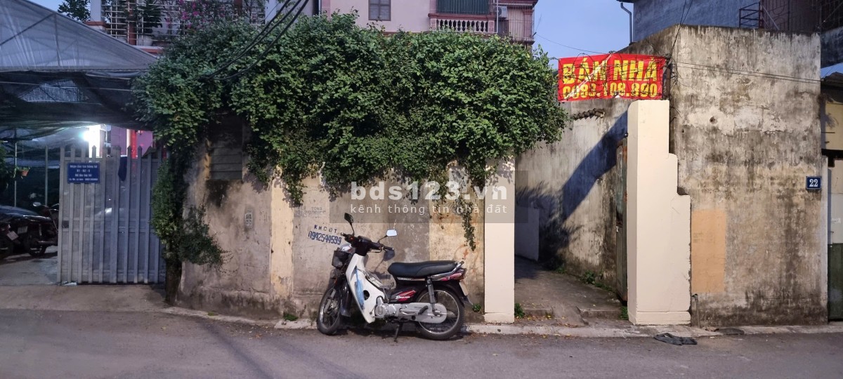 Bán nhà tại 24 Ngõ 114/2 Tân Phong, DT 62m2, Ngõ thông vòng quanh ô tô vào nhà, gần đường lớn