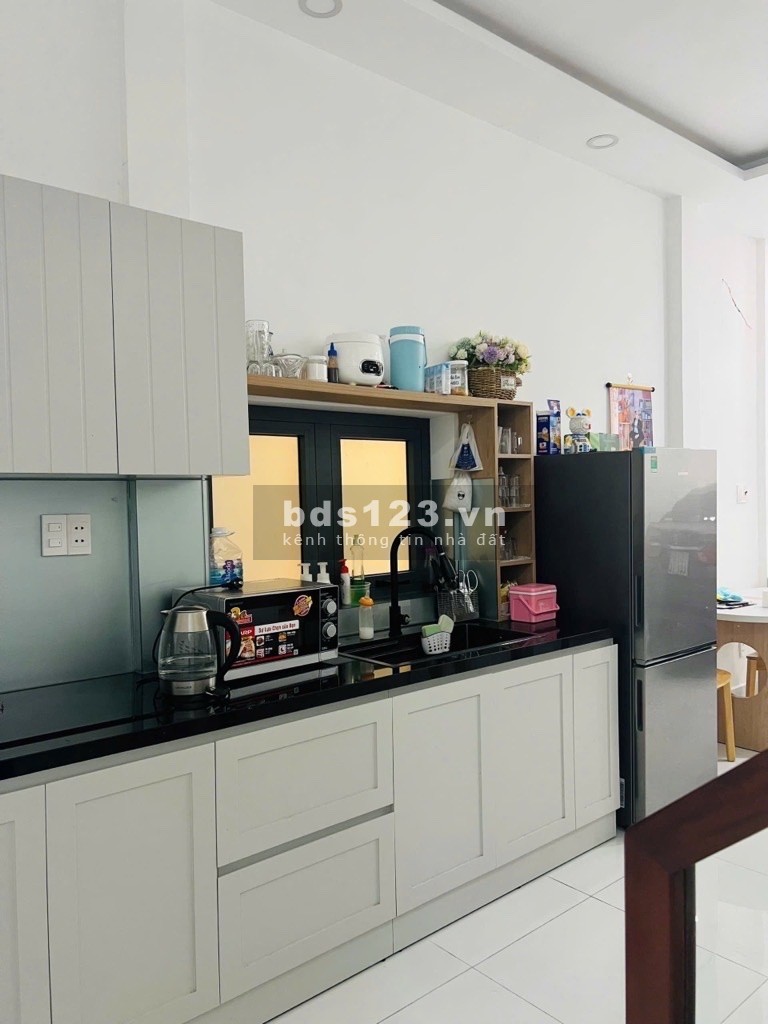 Cần bán gấp nhà MT đường số 31 P.5 Q.8. 52.1m2 nở hậu. Khu VIP. Giá chỉ 7tỷ.