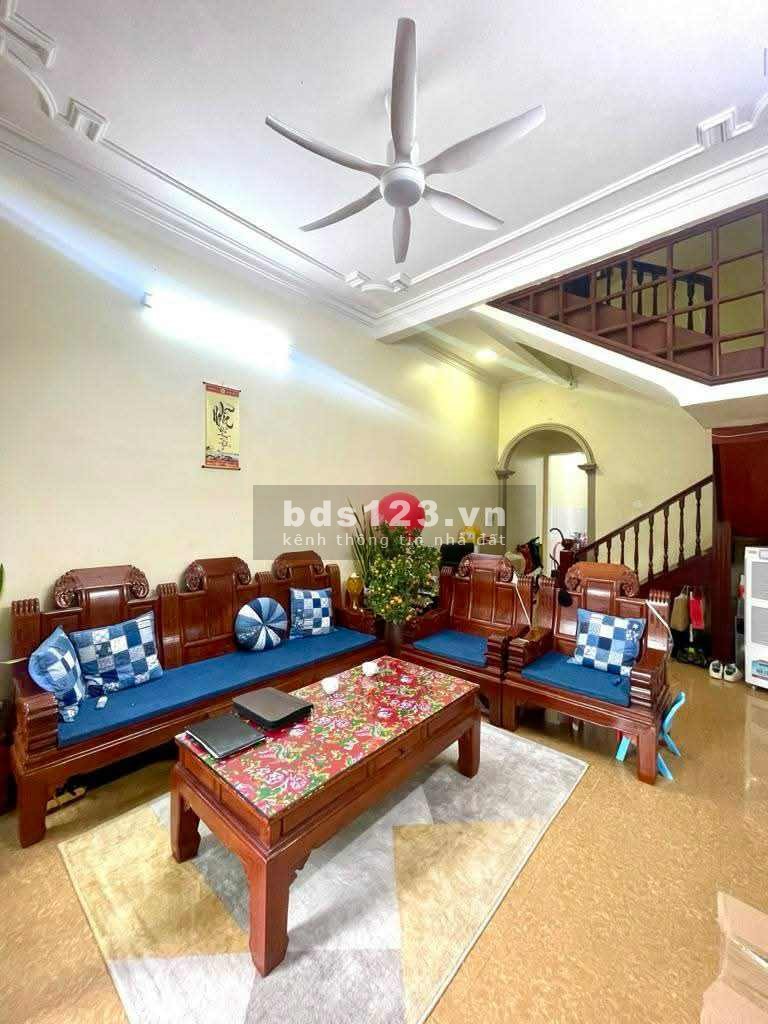 Nhà 80m² phân lô, Vạn Phúc, Hà Đông- Cô chú cán bộ về hưu tự xây, view Himlam