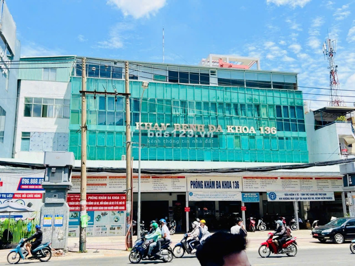 Cho thuê tòa nhà 186-186A Cách Mạnh Tháng 8 DTSD: 780m2 – Trụ sở đẳng cấp ngay trung tâm quận 3 !!!