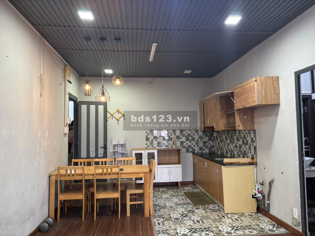 Cho thuê chung cư 675 Nguyễn Kiệm, 2PN 1WC, 8 triệu/ tháng
