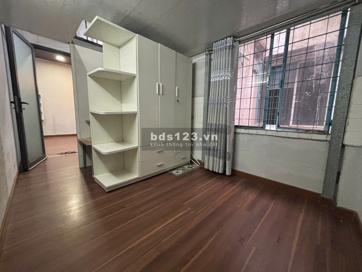 Cho thuê chung cư 675 Nguyễn Kiệm, 2PN 1WC, 8 triệu/ tháng