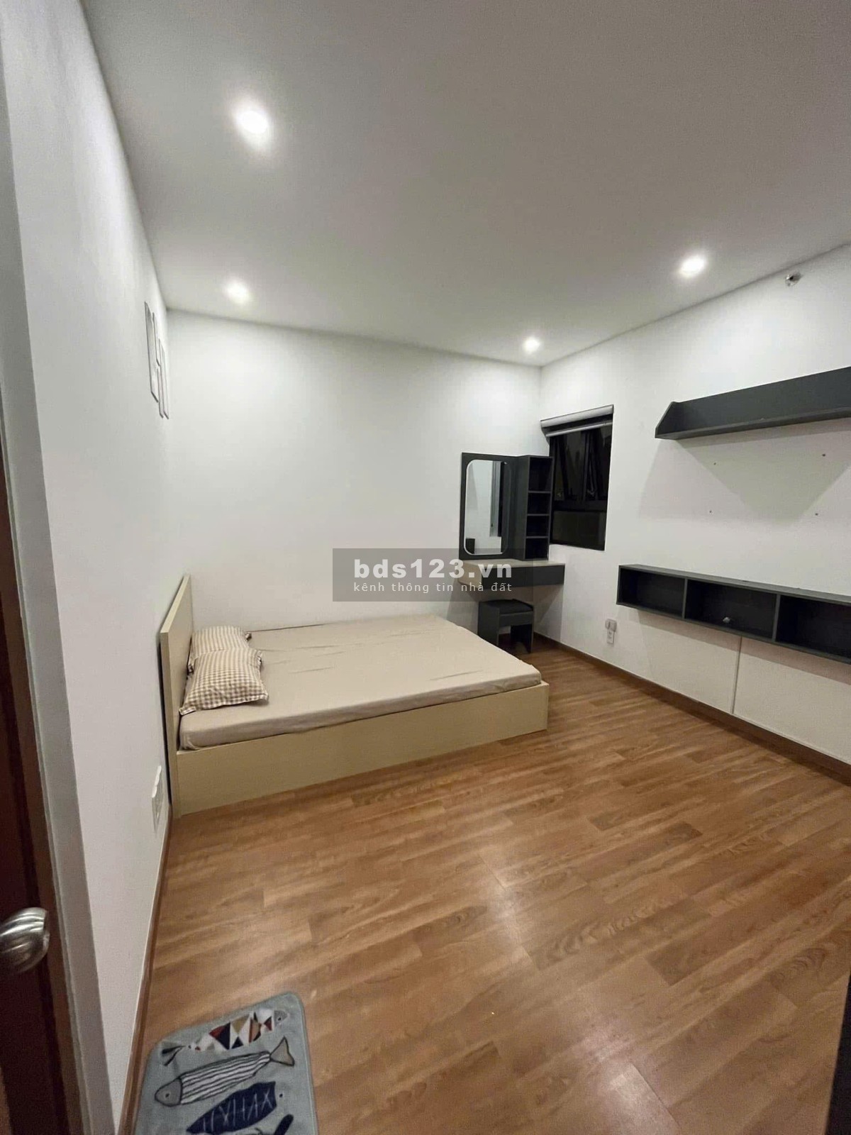 Chung cư Bàu cát, p10, Tân BÌnh: 2p ngủ, 2wc, 75m2, 11tr/th.