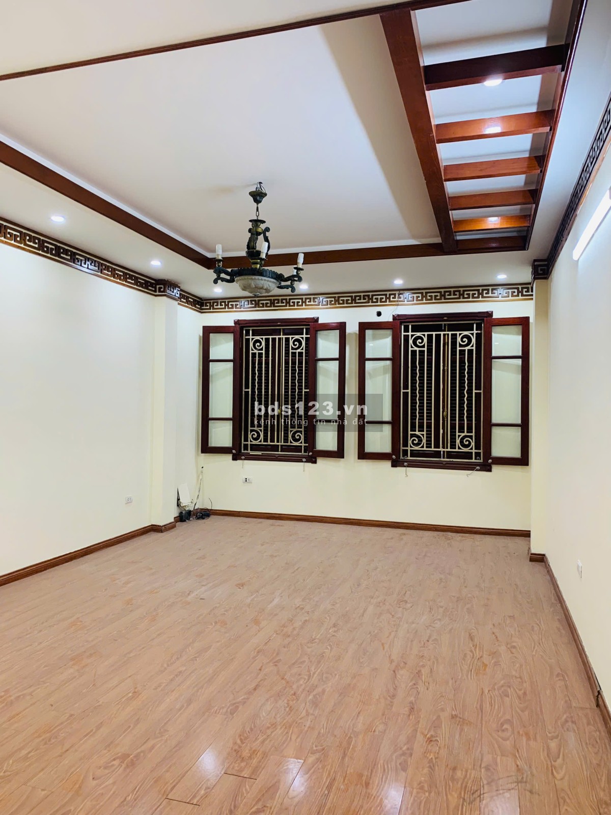 Bán nhà KDT Văn Quán, 110mx5 tầng, ngõ ô tô đỗ sát cửa, thoáng mát
