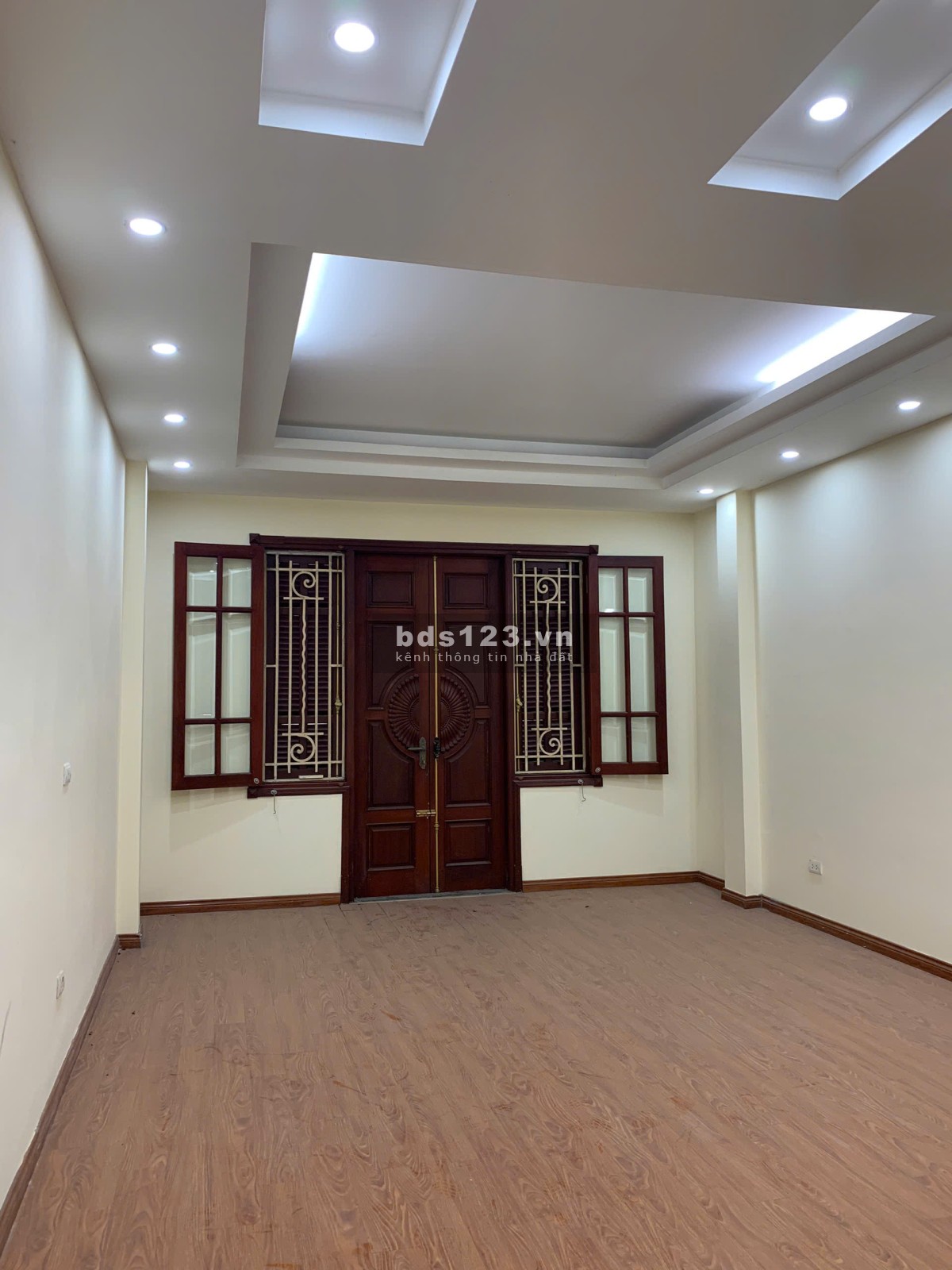Bán nhà KDT Văn Quán, 110mx5 tầng, ngõ ô tô đỗ sát cửa, thoáng mát