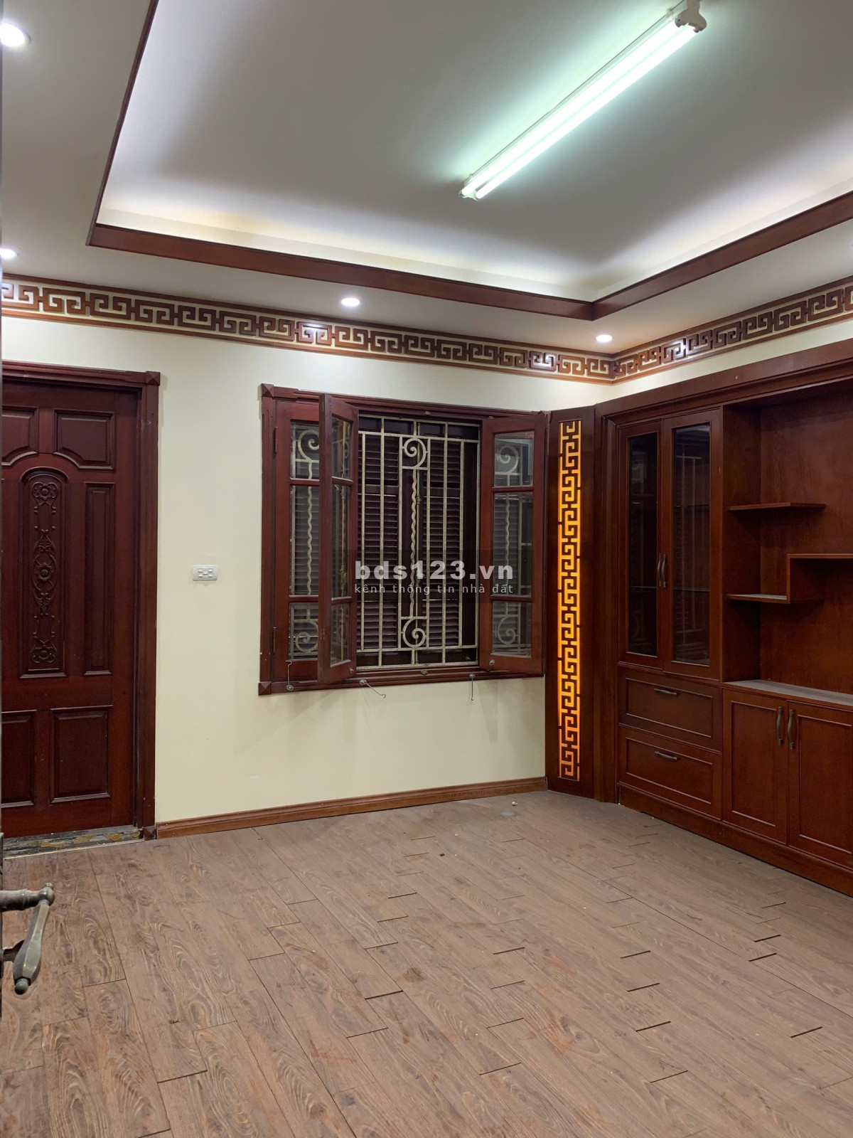 Bán nhà KDT Văn Quán, 110mx5 tầng, ngõ ô tô đỗ sát cửa, thoáng mát
