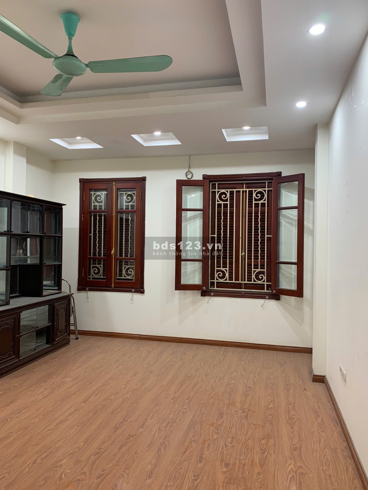 Bán nhà KDT Văn Quán, 110mx5 tầng, ngõ ô tô đỗ sát cửa, thoáng mát