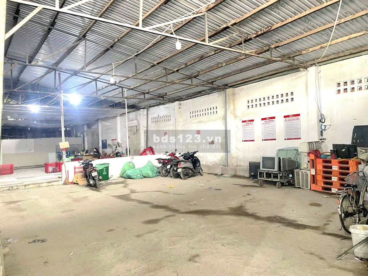 Cho thuê kho, nhà xưởng 300m2 giá 18Triệu, cạnh KCX Tân Thuận, Quận 7